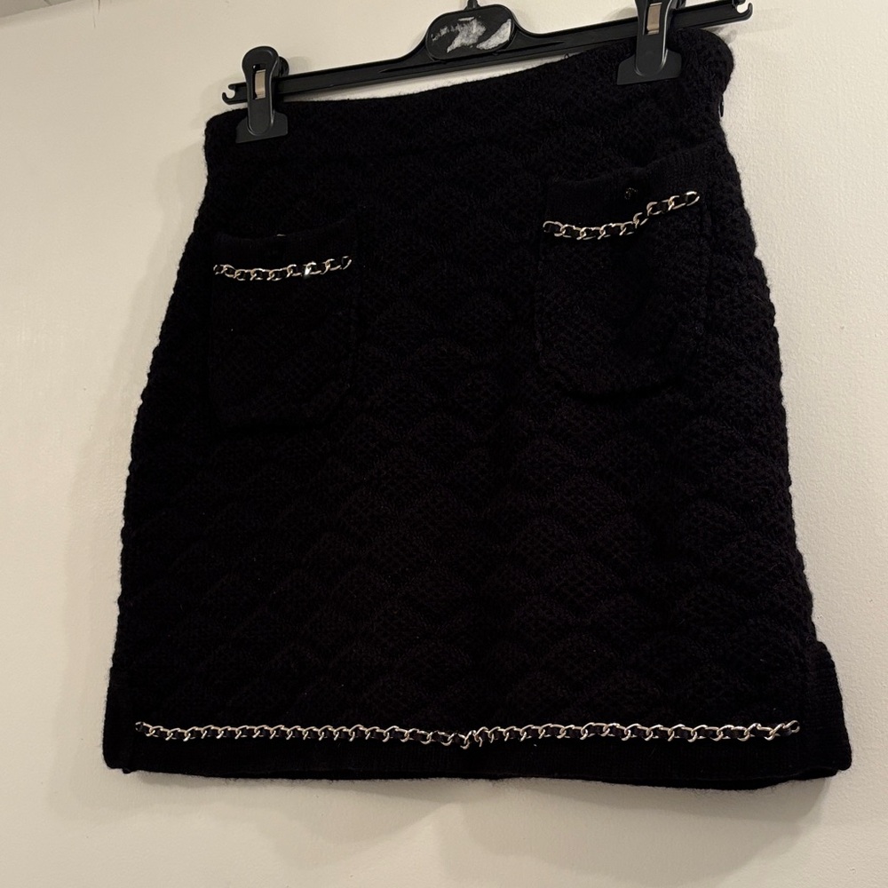 Black Chain-Trim A-Line Knit Skirt